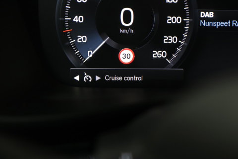 Volvo XC40 T4 Recharge Inscription | Trekhaak | Standkachel | Apple CarPlay | LED | Digitaal Cockpit | PDC | 18 Inch