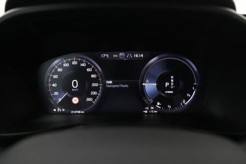 Volvo XC40 T4 Recharge Inscription | Trekhaak | Standkachel | Apple CarPlay | LED | Digitaal Cockpit | PDC | 18 Inch