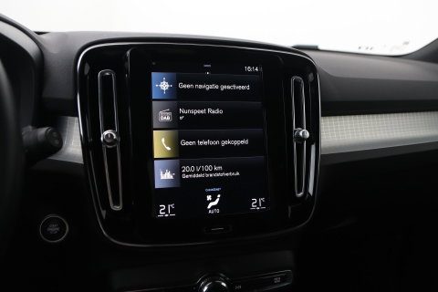 Volvo XC40 T4 Recharge Inscription | Trekhaak | Standkachel | Apple CarPlay | LED | Digitaal Cockpit | PDC | 18 Inch