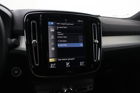 Volvo XC40 T4 Recharge Inscription | Trekhaak | Standkachel | Apple CarPlay | LED | Digitaal Cockpit | PDC | 18 Inch