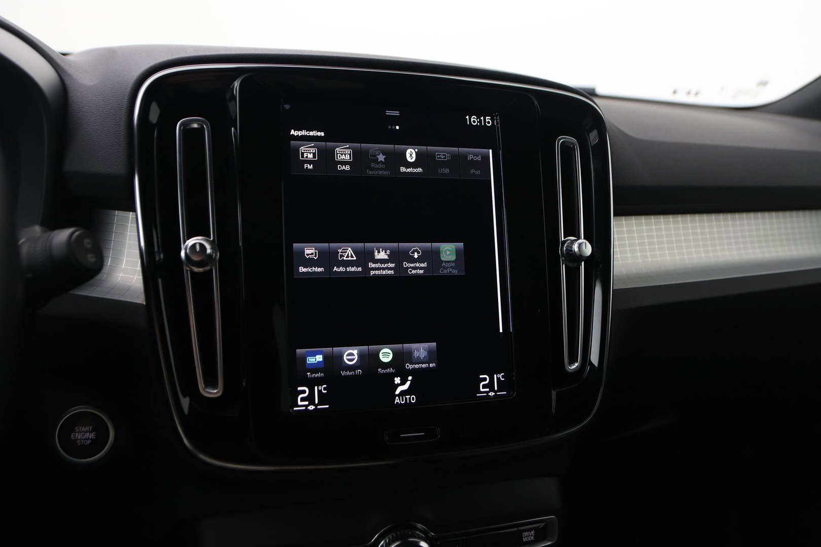 Volvo XC40 T4 Recharge Inscription | Trekhaak | Standkachel | Apple CarPlay | LED | Digitaal Cockpit | PDC | 18 Inch
