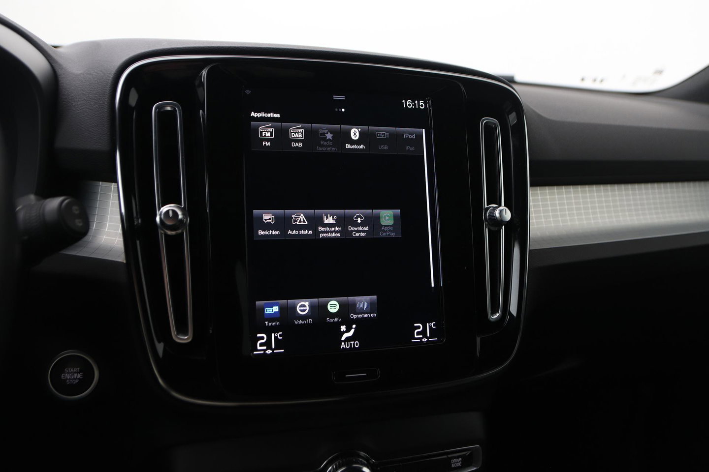 Volvo XC40 T4 Recharge Inscription | Trekhaak | Standkachel | Apple CarPlay | LED | Digitaal Cockpit | PDC | 18 Inch