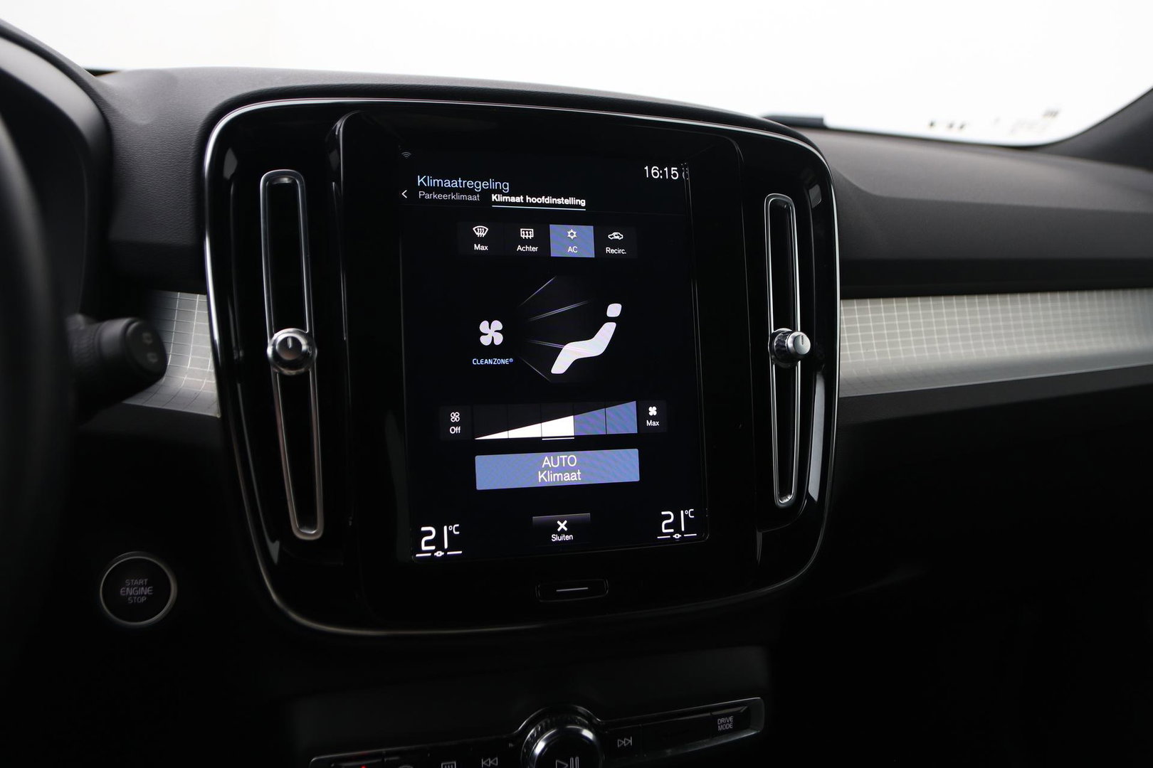 Volvo XC40 T4 Recharge Inscription | Trekhaak | Standkachel | Apple CarPlay | LED | Digitaal Cockpit | PDC | 18 Inch