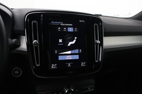 Volvo XC40 T4 Recharge Inscription | Trekhaak | Standkachel | Apple CarPlay | LED | Digitaal Cockpit | PDC | 18 Inch