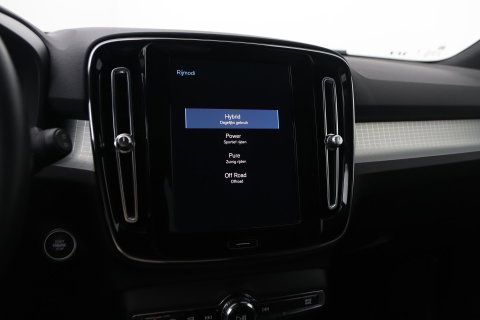Volvo XC40 T4 Recharge Inscription | Trekhaak | Standkachel | Apple CarPlay | LED | Digitaal Cockpit | PDC | 18 Inch