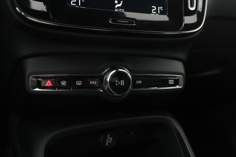 Volvo XC40 T4 Recharge Inscription | Trekhaak | Standkachel | Apple CarPlay | LED | Digitaal Cockpit | PDC | 18 Inch