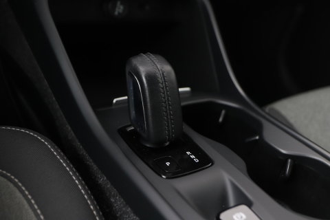 Volvo XC40 T4 Recharge Inscription | Trekhaak | Standkachel | Apple CarPlay | LED | Digitaal Cockpit | PDC | 18 Inch