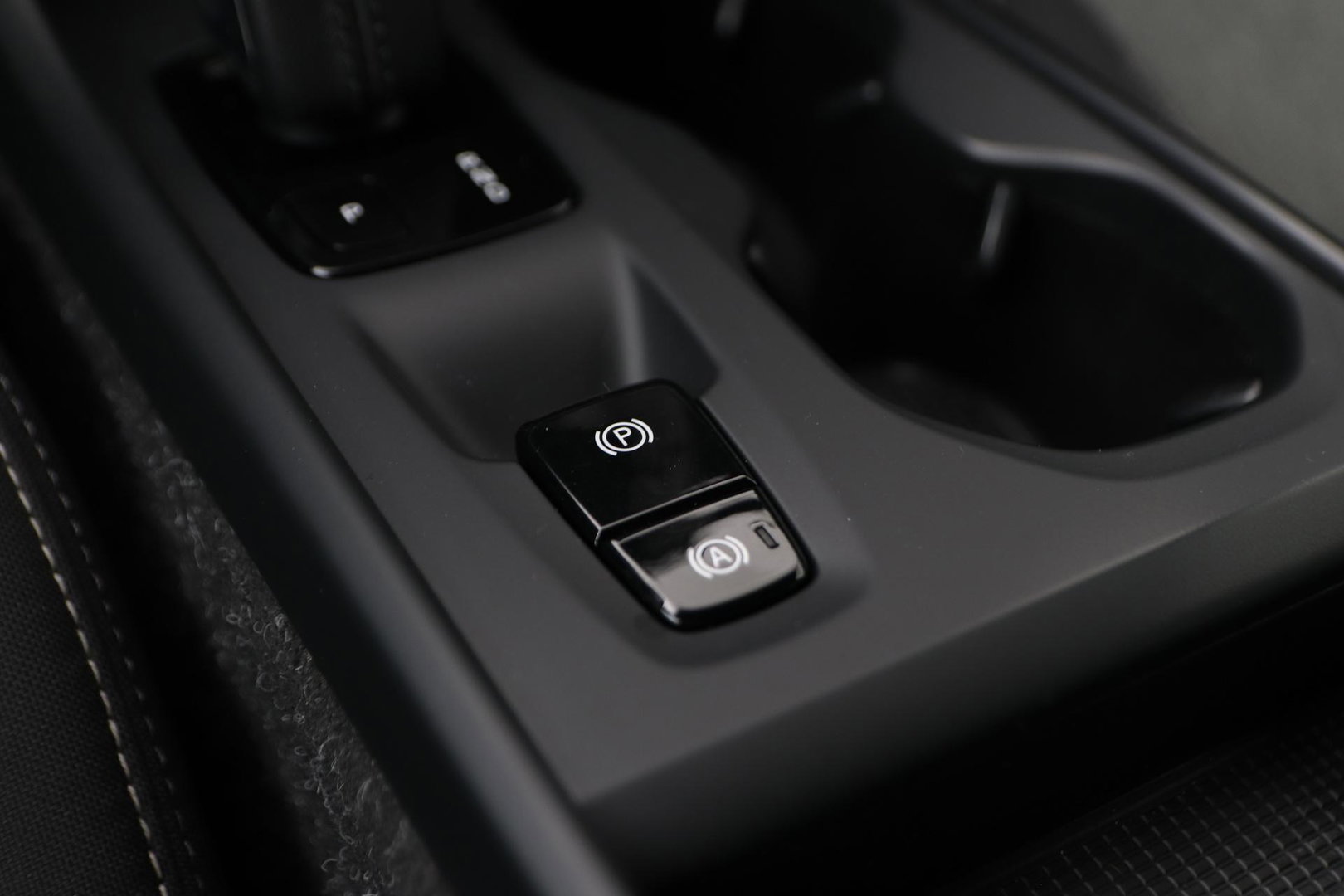 Volvo XC40 T4 Recharge Inscription | Trekhaak | Standkachel | Apple CarPlay | LED | Digitaal Cockpit | PDC | 18 Inch