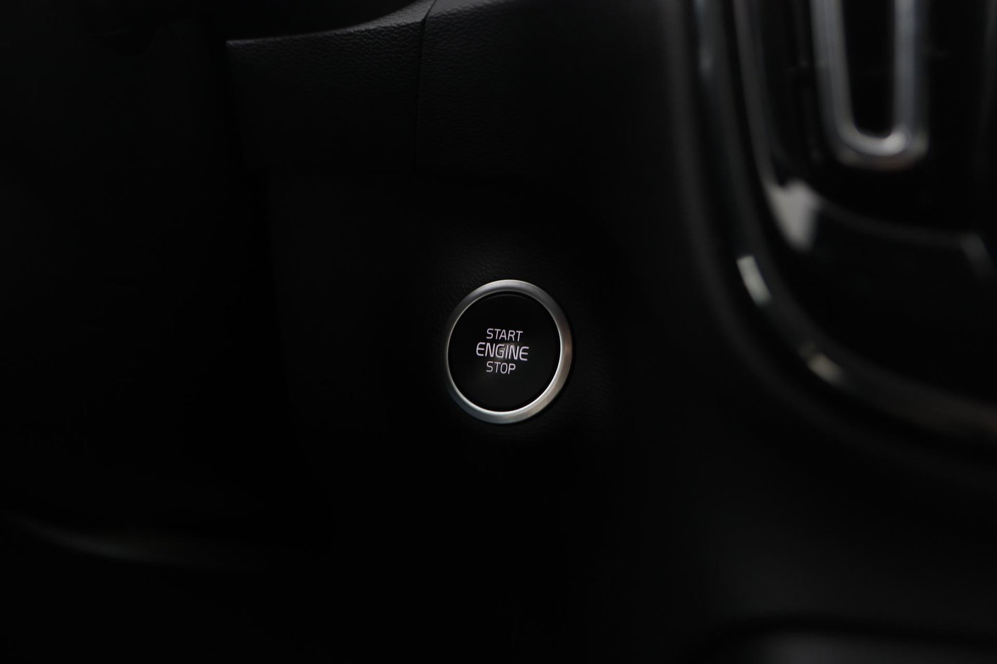 Volvo XC40 T4 Recharge Inscription | Trekhaak | Standkachel | Apple CarPlay | LED | Digitaal Cockpit | PDC | 18 Inch