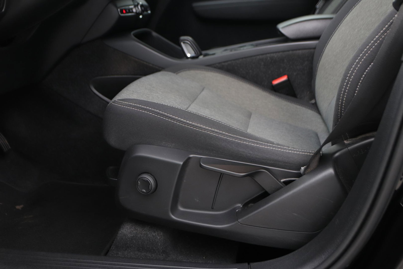 Volvo XC40 T4 Recharge Inscription | Trekhaak | Standkachel | Apple CarPlay | LED | Digitaal Cockpit | PDC | 18 Inch