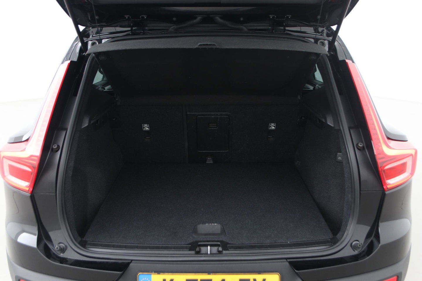 Volvo XC40 T4 Recharge Inscription | Trekhaak | Standkachel | Apple CarPlay | LED | Digitaal Cockpit | PDC | 18 Inch