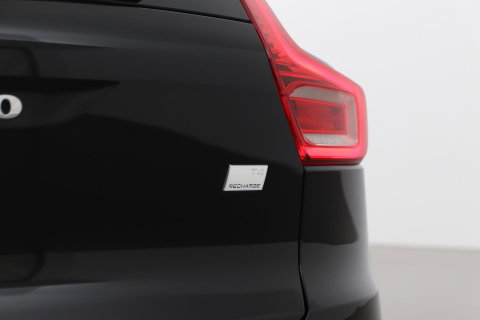 Volvo XC40 T4 Recharge Inscription | Trekhaak | Standkachel | Apple CarPlay | LED | Digitaal Cockpit | PDC | 18 Inch
