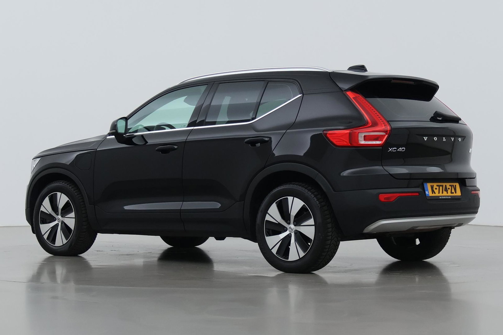 Volvo XC40 T4 Recharge Inscription | Trekhaak | Standkachel | Apple CarPlay | LED | Digitaal Cockpit | PDC | 18 Inch
