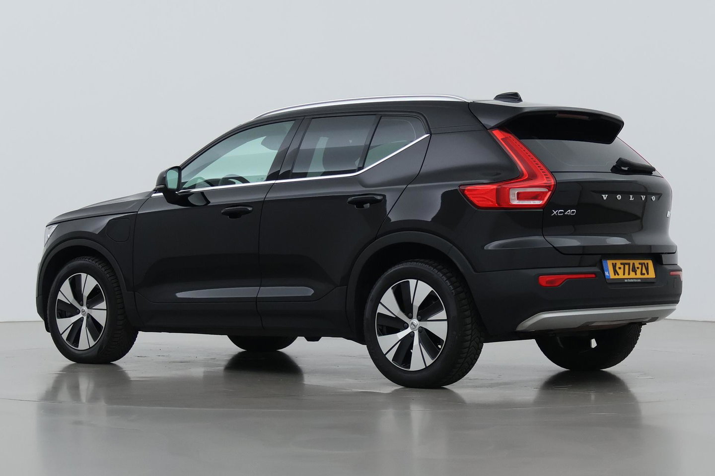 Volvo XC40 T4 Recharge Inscription | Trekhaak | Standkachel | Apple CarPlay | LED | Digitaal Cockpit | PDC | 18 Inch