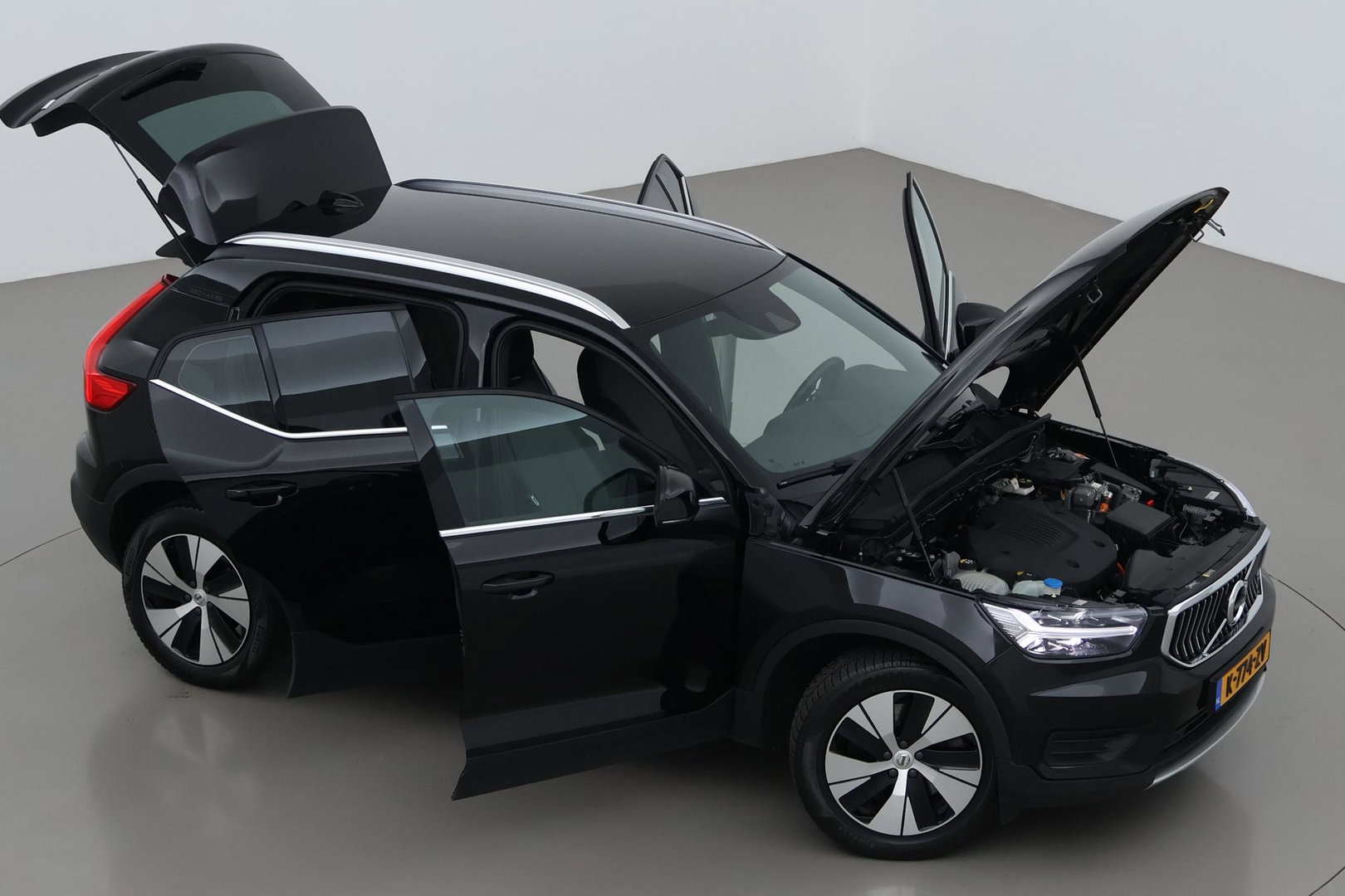 Volvo XC40 T4 Recharge Inscription | Trekhaak | Standkachel | Apple CarPlay | LED | Digitaal Cockpit | PDC | 18 Inch