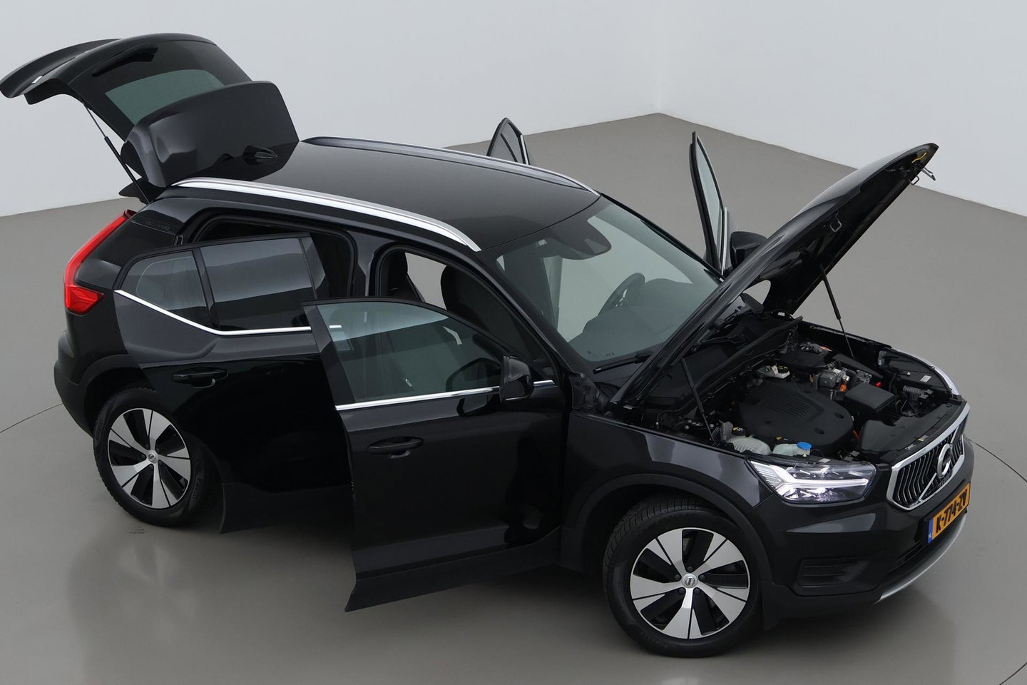 Volvo XC40 T4 Recharge Inscription | Trekhaak | Standkachel | Apple CarPlay | LED | Digitaal Cockpit | PDC | 18 Inch