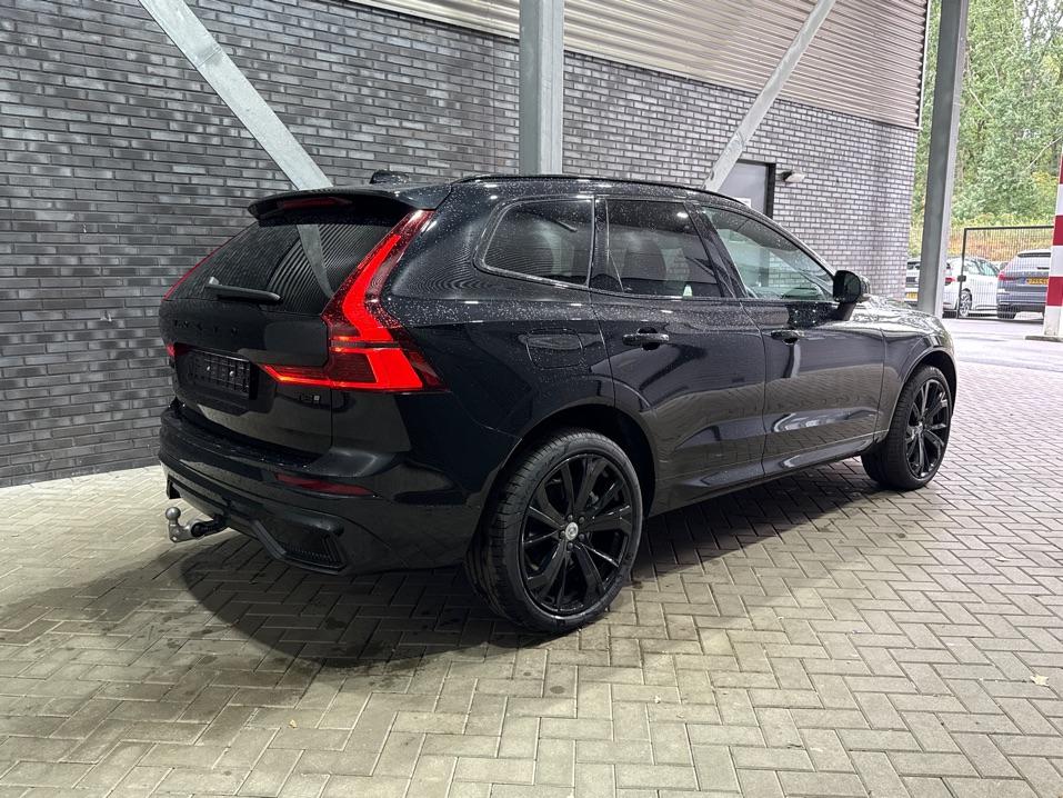 Volvo XC60 T8 Plus Black Edition | Harman/Kardon | Trekhaak | Panoramadak | 360° Camera | Head-Up | Pilot Assist | 21 Inch