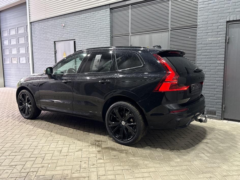 Volvo XC60 T8 Plus Black Edition | Harman/Kardon | Trekhaak | Panoramadak | 360° Camera | Head-Up | Pilot Assist | 21 Inch