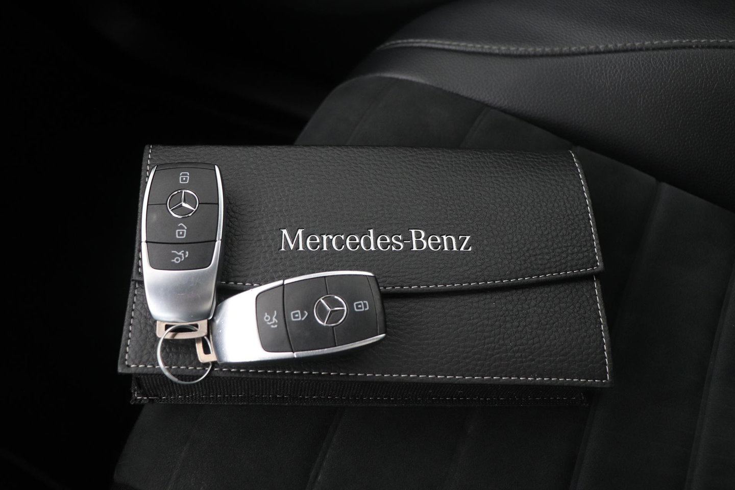 Mercedes-Benz GLE 350 de 4MATIC Premium Plus | Burmester | Panoramadak | Luchtvering | BLIS | Nightpakket | Trekhaak | ACC