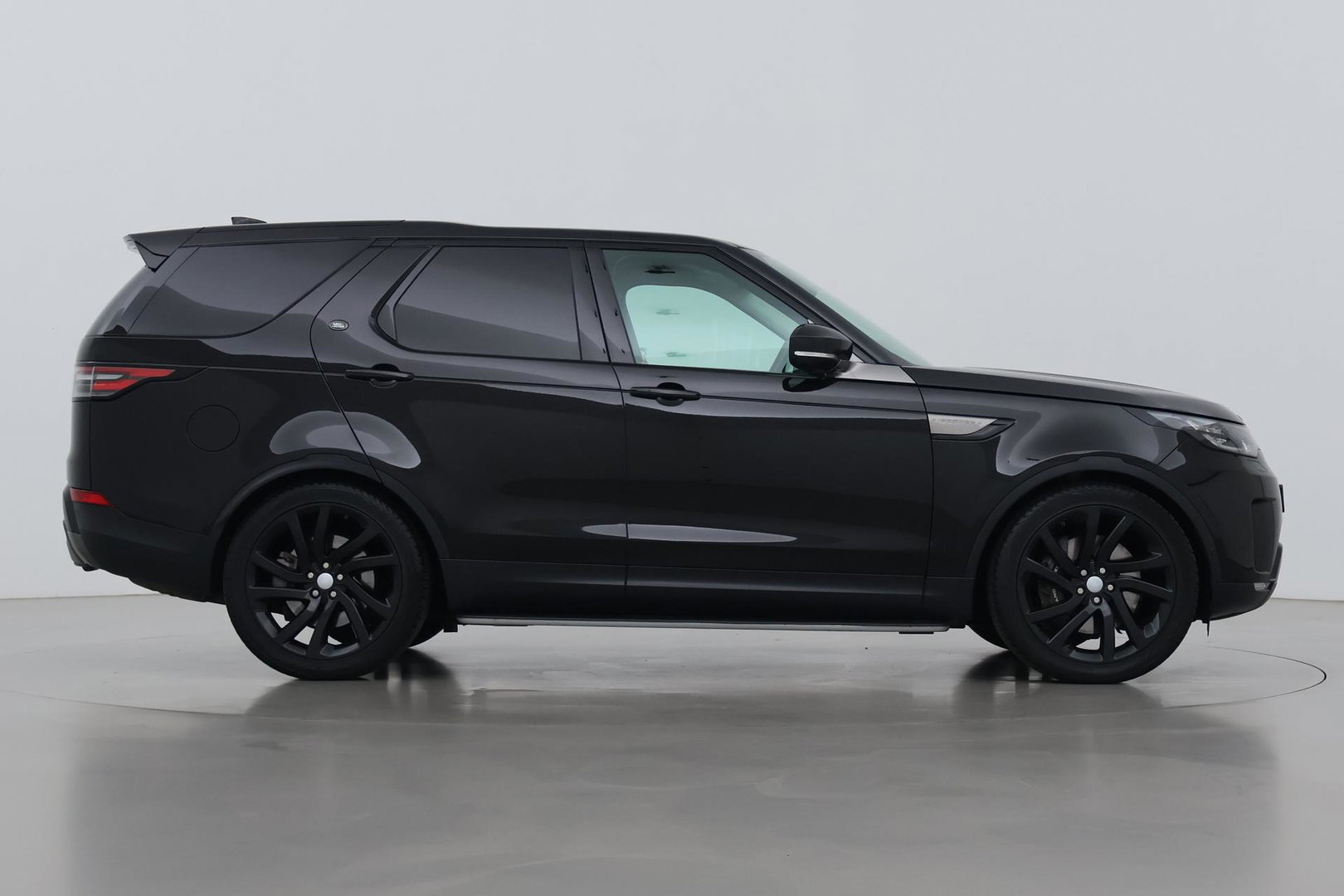 Land Rover Discovery 3.0 Sd6 SE | GRIJS KENTEKEN | Luchtvering | Trekhaak | Stoel+Stuurverwarming | BLIS | Camera | ACC