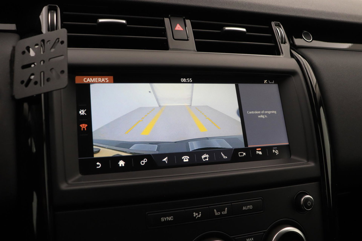 Land Rover Discovery 3.0 Sd6 SE | GRIJS KENTEKEN | Luchtvering | Trekhaak | Stoel+Stuurverwarming | BLIS | Camera | ACC