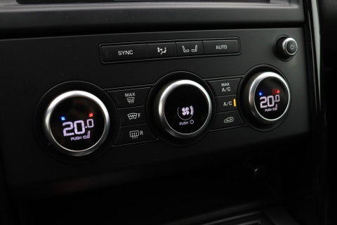 Land Rover Discovery 3.0 Sd6 SE | GRIJS KENTEKEN | Luchtvering | Trekhaak | Stoel+Stuurverwarming | BLIS | Camera | ACC