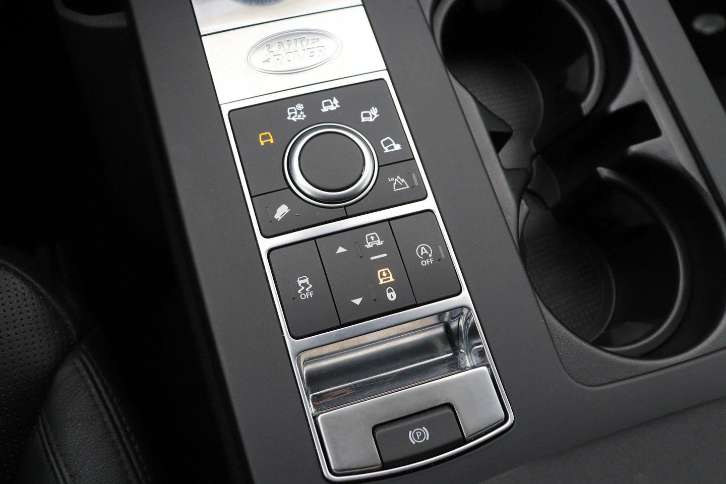 Land Rover Discovery 3.0 Sd6 SE | GRIJS KENTEKEN | Luchtvering | Trekhaak | Stoel+Stuurverwarming | BLIS | Camera | ACC