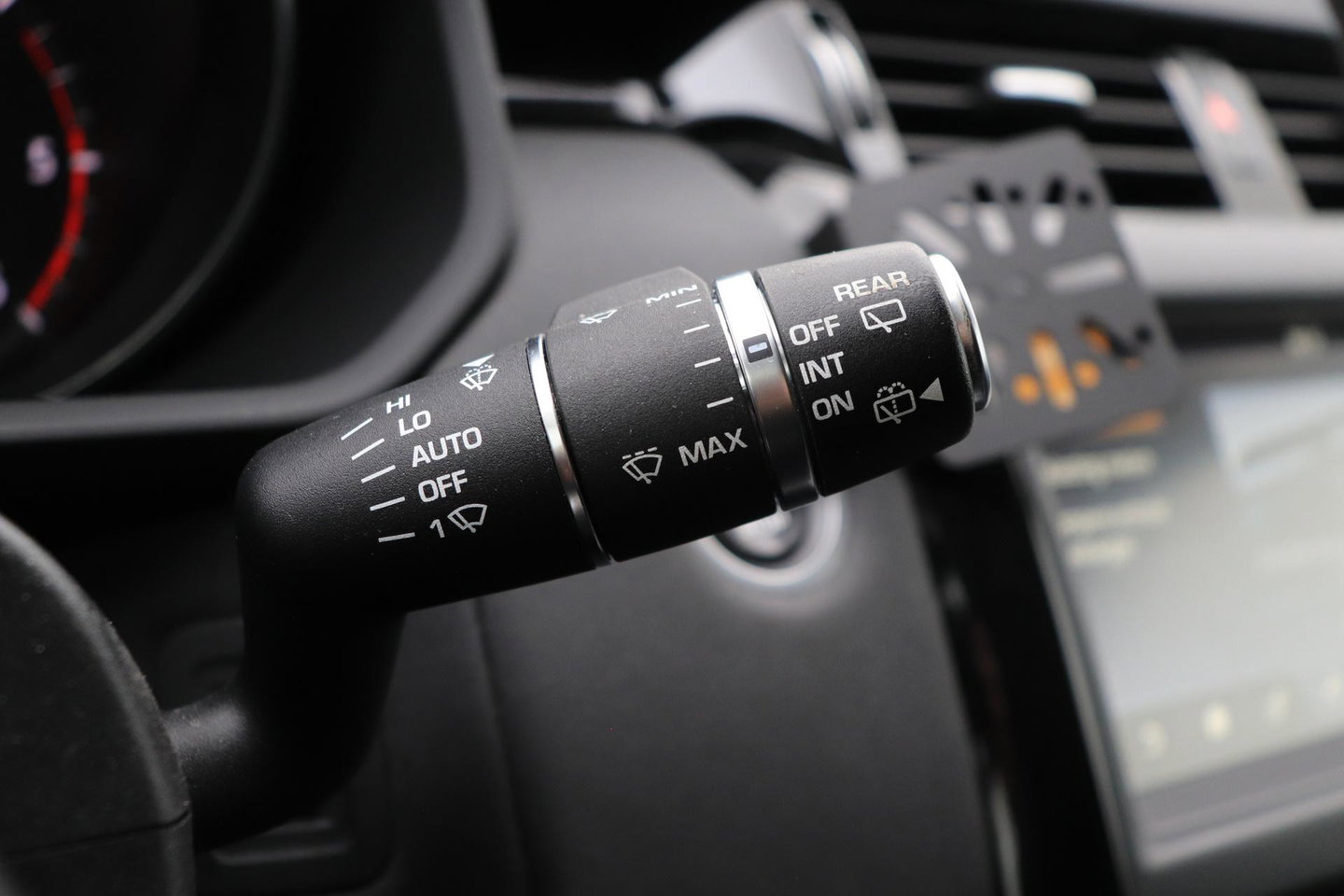 Land Rover Discovery 3.0 Sd6 SE | GRIJS KENTEKEN | Luchtvering | Trekhaak | Stoel+Stuurverwarming | BLIS | Camera | ACC