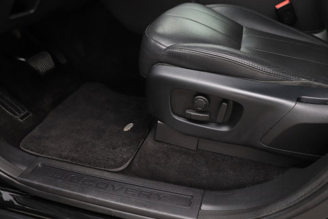 Land Rover Discovery 3.0 Sd6 SE | GRIJS KENTEKEN | Luchtvering | Trekhaak | Stoel+Stuurverwarming | BLIS | Camera | ACC