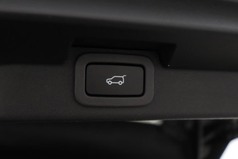 Land Rover Discovery 3.0 Sd6 SE | GRIJS KENTEKEN | Luchtvering | Trekhaak | Stoel+Stuurverwarming | BLIS | Camera | ACC
