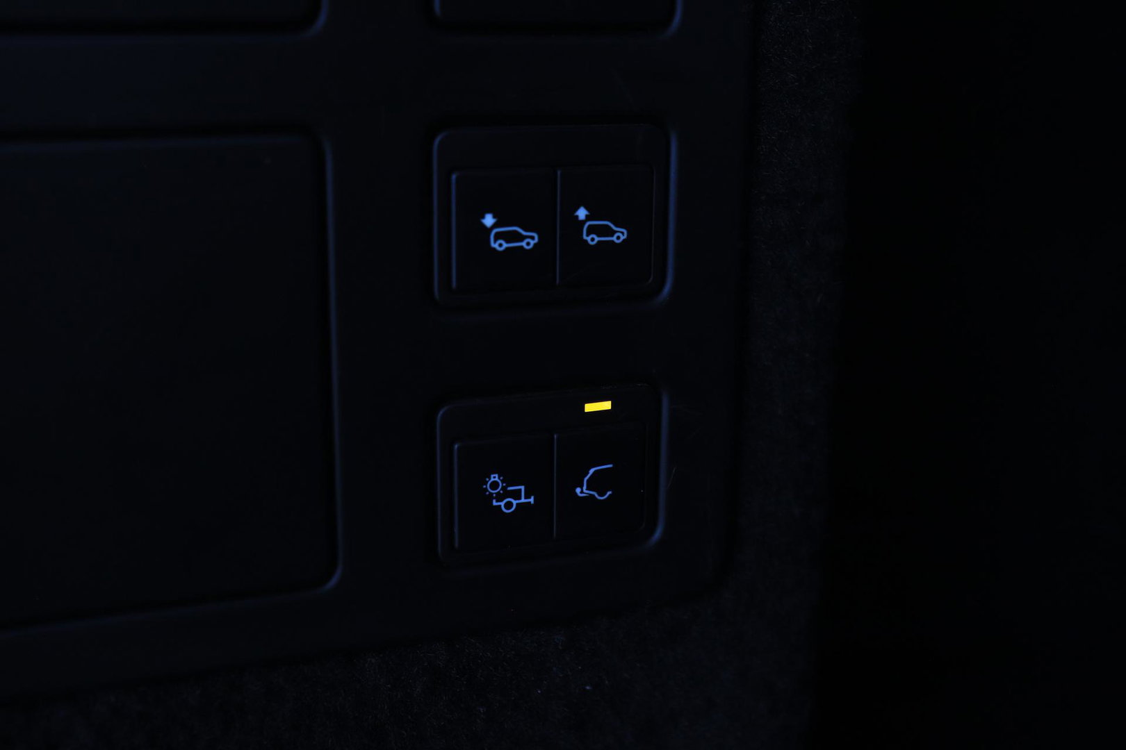 Land Rover Discovery 3.0 Sd6 SE | GRIJS KENTEKEN | Luchtvering | Trekhaak | Stoel+Stuurverwarming | BLIS | Camera | ACC