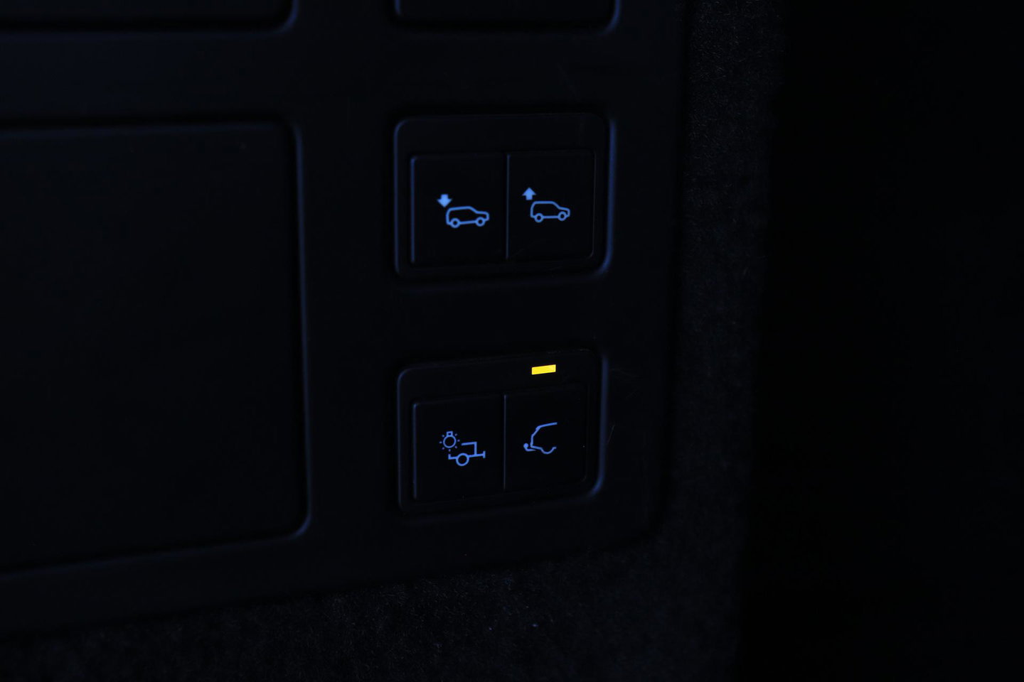 Land Rover Discovery 3.0 Sd6 SE | GRIJS KENTEKEN | Luchtvering | Trekhaak | Stoel+Stuurverwarming | BLIS | Camera | ACC