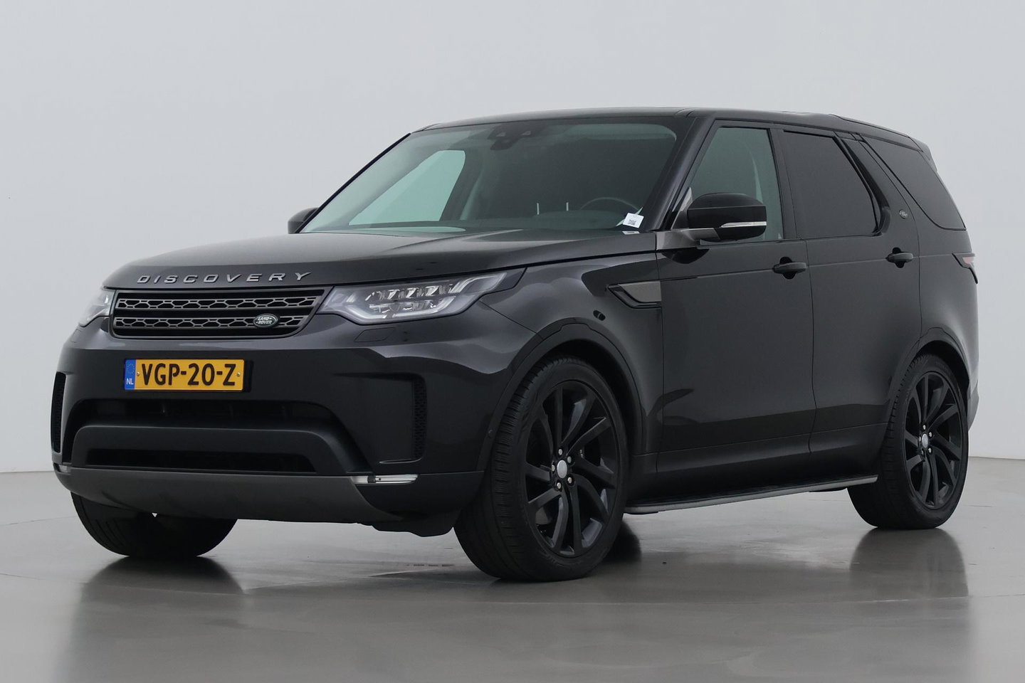 Land Rover Discovery 3.0 Sd6 SE | GRIJS KENTEKEN | Luchtvering | Trekhaak | Stoel+Stuurverwarming | BLIS | Camera | ACC