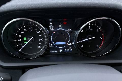 Land Rover Discovery 3.0 Sd6 Landmark Edition | GRIJS KENTEKEN | Luchtvering | Panoramadak | Trekhaak | Camera | Stoel+Stuurverwarming