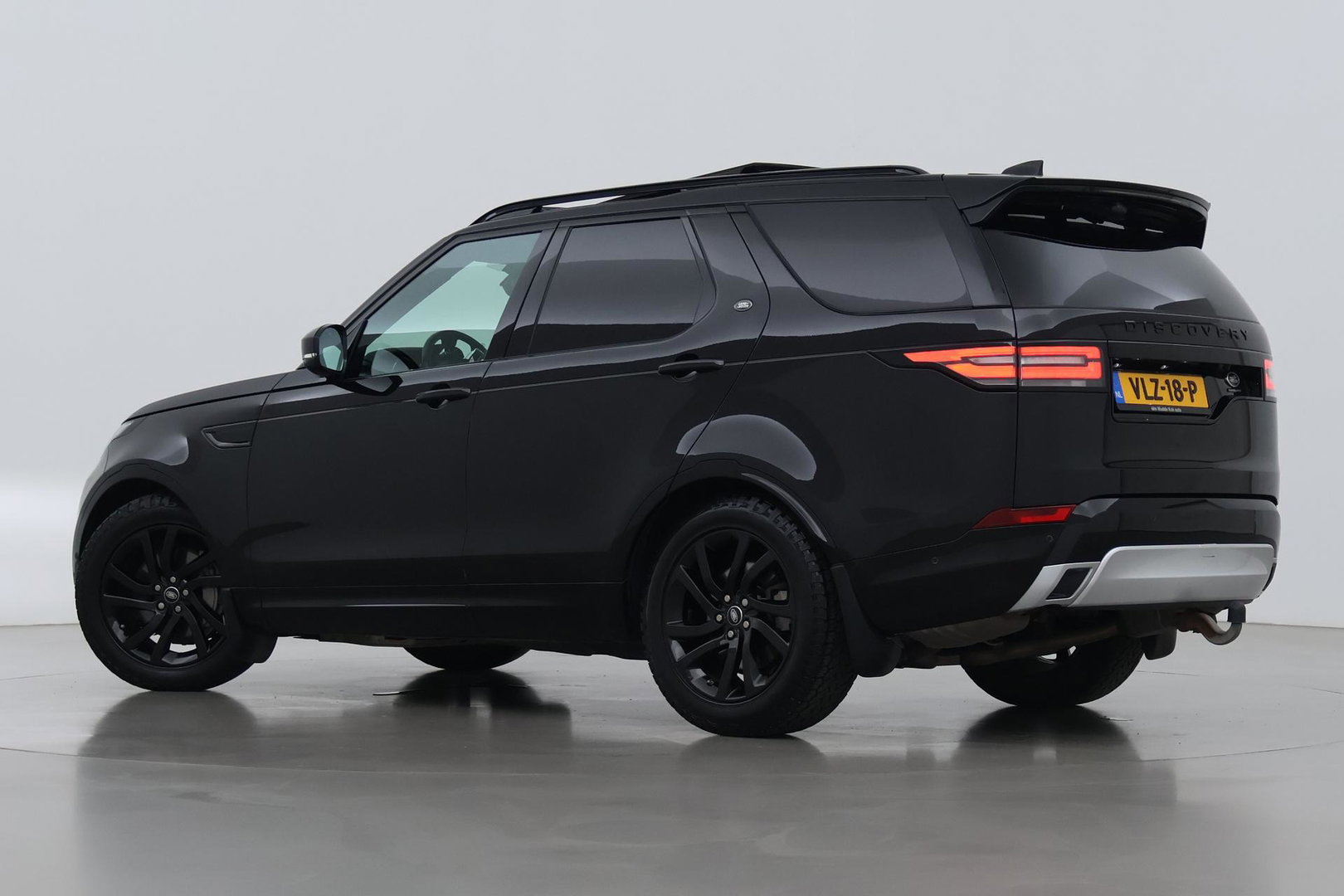 Land Rover Discovery 3.0 Sd6 Landmark Edition | GRIJS KENTEKEN | Luchtvering | Panoramadak | Trekhaak | Camera | Stoel+Stuurverwarming