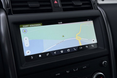 Land Rover Discovery 3.0 Sd6 Landmark Edition | GRIJS KENTEKEN | Luchtvering | Panoramadak | Trekhaak | Camera | Stoel+Stuurverwarming