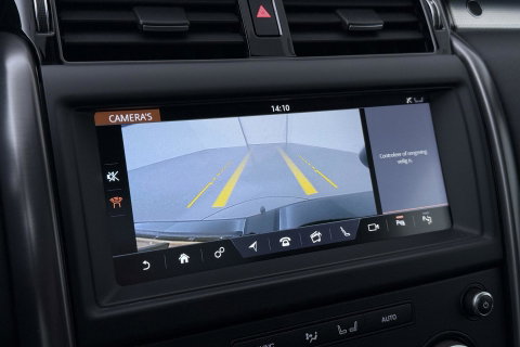 Land Rover Discovery 3.0 Sd6 Landmark Edition | GRIJS KENTEKEN | Luchtvering | Panoramadak | Trekhaak | Camera | Stoel+Stuurverwarming