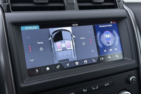 Land Rover Discovery 3.0 Sd6 Landmark Edition | GRIJS KENTEKEN | Luchtvering | Panoramadak | Trekhaak | Camera | Stoel+Stuurverwarming