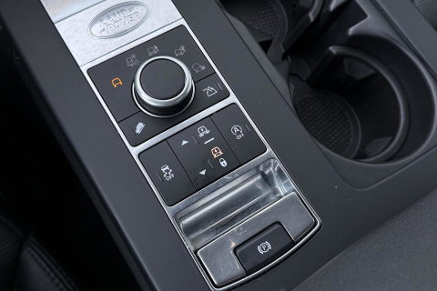 Land Rover Discovery 3.0 Sd6 Landmark Edition | GRIJS KENTEKEN | Luchtvering | Panoramadak | Trekhaak | Camera | Stoel+Stuurverwarming