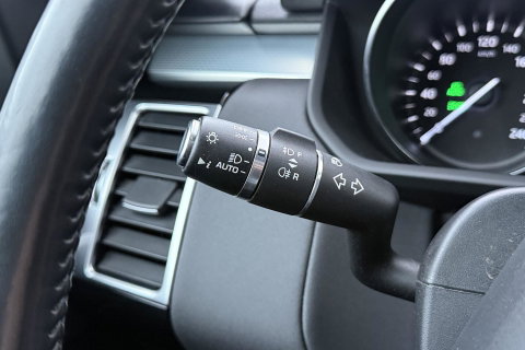Land Rover Discovery 3.0 Sd6 Landmark Edition | GRIJS KENTEKEN | Luchtvering | Panoramadak | Trekhaak | Camera | Stoel+Stuurverwarming