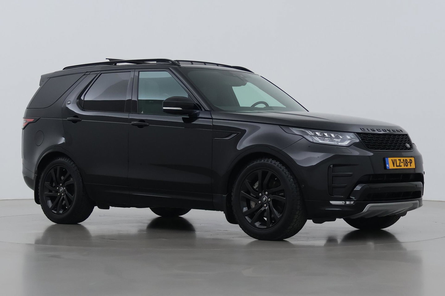 Land Rover Discovery 3.0 Sd6 Landmark Edition | GRIJS KENTEKEN | Luchtvering | Panoramadak | Trekhaak | Camera | Stoel+Stuurverwarming