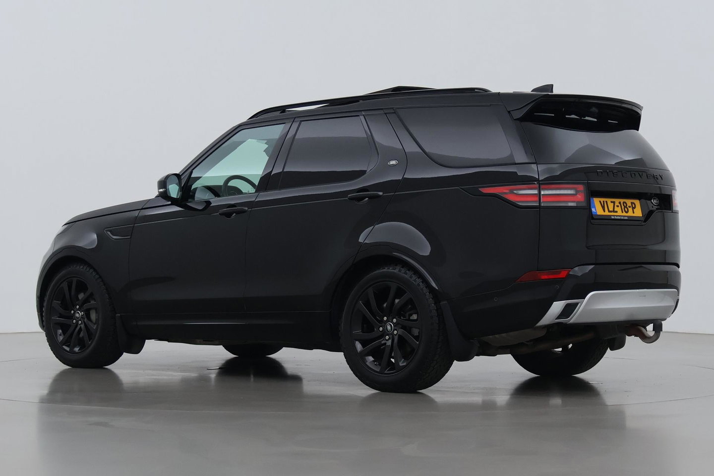 Land Rover Discovery 3.0 Sd6 Landmark Edition | GRIJS KENTEKEN | Luchtvering | Panoramadak | Trekhaak | Camera | Stoel+Stuurverwarming