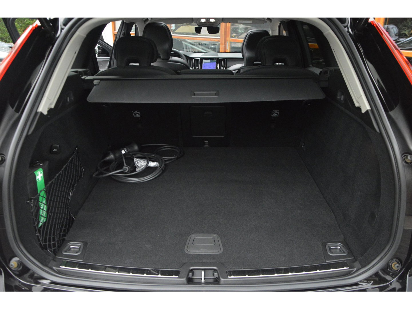 Volvo XC60 T6 Hybrid AWD Plus Bright | 360° Camera | Panoramadak | Harman/Kardon | Stoel + Stuur Verwarmd | Apple Carplay |