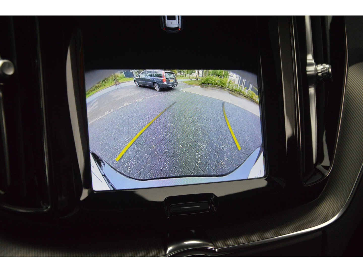 Volvo XC60 T6 Hybrid AWD Plus Bright | 360° Camera | Panoramadak | Harman/Kardon | Stoel + Stuur Verwarmd | Apple Carplay |