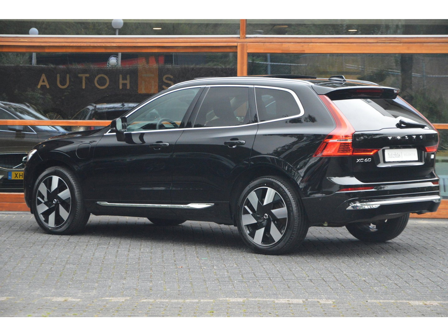 Volvo XC60 T6 Hybrid AWD Plus Bright | 360° Camera | Panoramadak | Harman/Kardon | Stoel + Stuur Verwarmd | Apple Carplay |