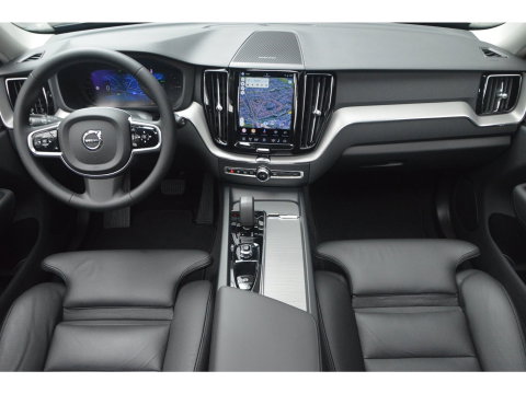 Volvo XC60 T6 Hybrid AWD Plus Bright | 360° Camera | Panoramadak | Harman/Kardon | Stoel + Stuur Verwarmd | Apple Carplay |