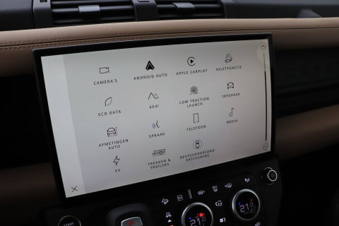 Land Rover Defender 2.0 P300e 110 X-Dynamic HSE | Luchtvering | Stoelventilatie | Panoramadak | Trekhaak | 360° Camera | Head-Up | ACC
