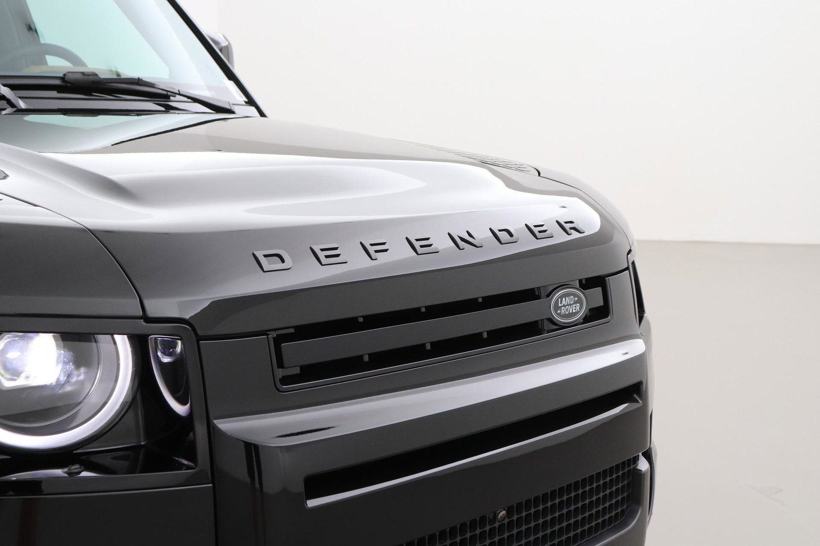 Land Rover Defender 2.0 P300e 110 X-Dynamic HSE | Luchtvering | Stoelventilatie | Panoramadak | Trekhaak | 360° Camera | Head-Up | ACC