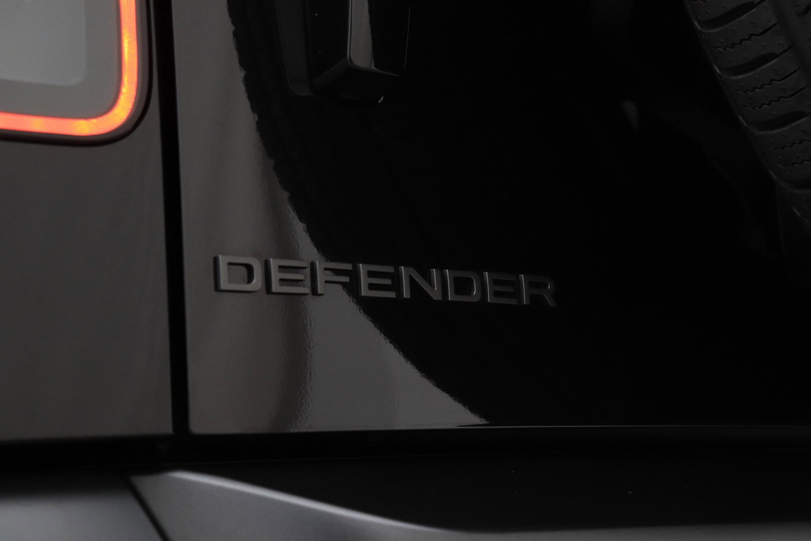 Land Rover Defender 2.0 P300e 110 X-Dynamic HSE | Luchtvering | Stoelventilatie | Panoramadak | Trekhaak | 360° Camera | Head-Up | ACC