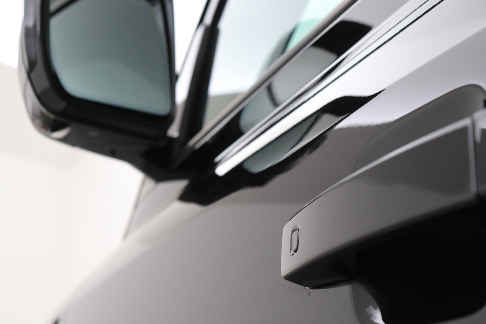 Land Rover Defender 2.0 P300e 110 X-Dynamic HSE | Luchtvering | Stoelventilatie | Panoramadak | Trekhaak | 360° Camera | Head-Up | ACC